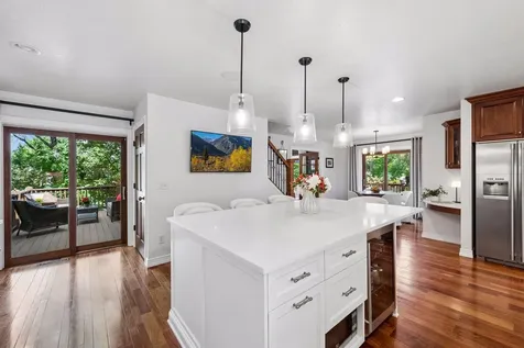 126 Courtland Street Excelsior MN 55331