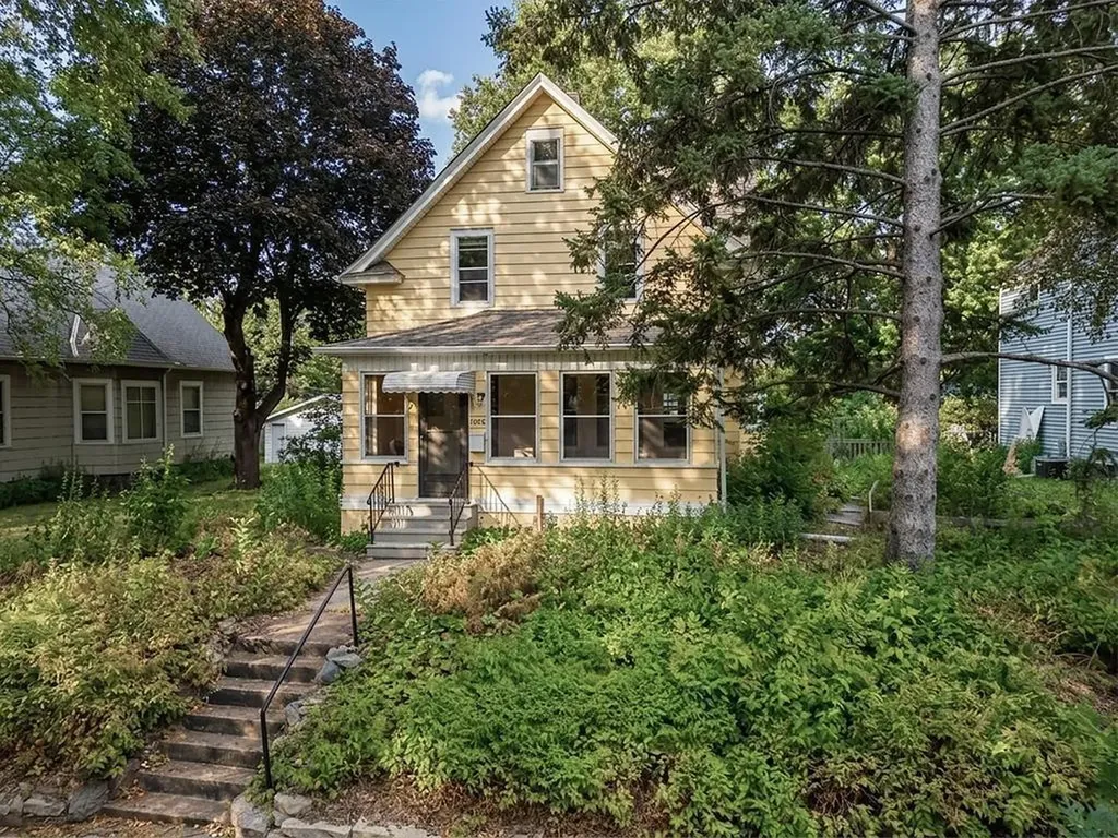 1006 Cromwell Avenue Saint Paul MN 55114