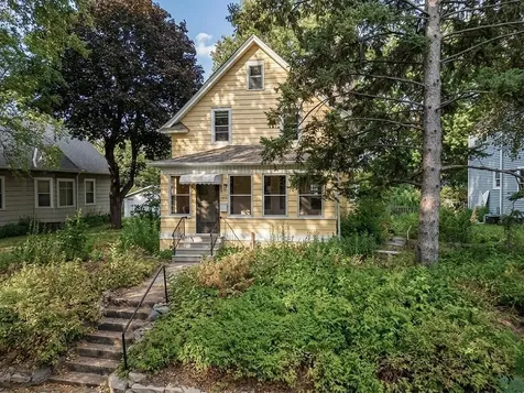 1006 Cromwell Avenue Saint Paul MN 55114
