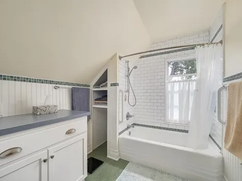 1006 Cromwell Avenue Saint Paul MN 55114