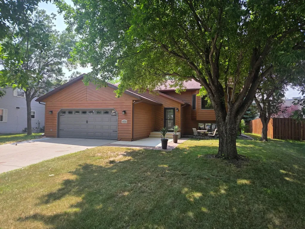 2522 34th Avenue S Fargo ND 58104