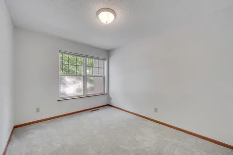 966 Princeton Avenue Shakopee MN 55379