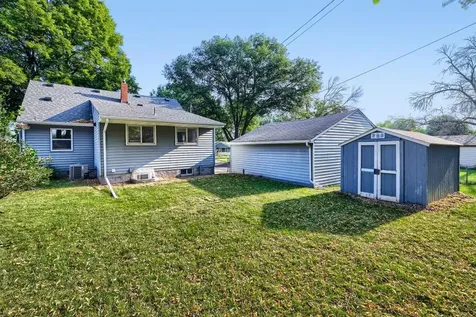 3694 Upper 73rd Street E Inver Grove Heights MN 55076