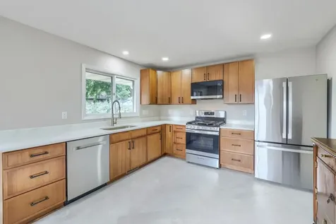 3694 Upper 73rd Street E Inver Grove Heights MN 55076