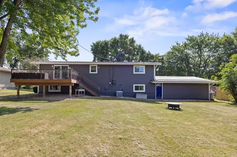 536 4th Street N Winsted MN 55395