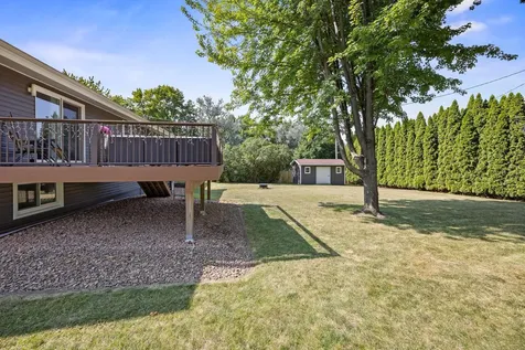 536 4th Street N Winsted MN 55395