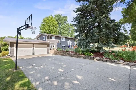 536 4th Street N Winsted MN 55395
