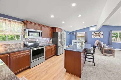536 4th Street N Winsted MN 55395