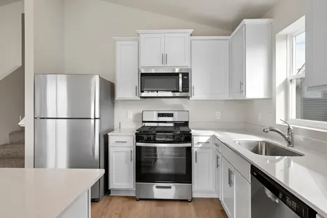 607 Redwood Loop N Cambridge MN 55008