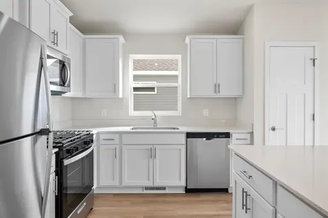 607 Redwood Loop N Cambridge MN 55008