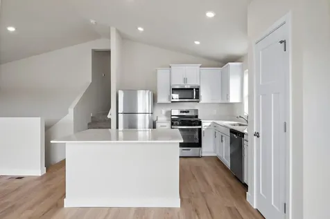 607 Redwood Loop N Cambridge MN 55008