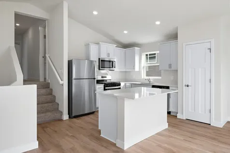 607 Redwood Loop N Cambridge MN 55008