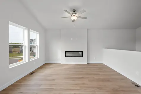607 Redwood Loop N Cambridge MN 55008