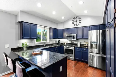 16025 Grove Trail Lakeville MN 55044