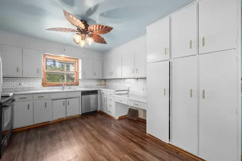 224 2nd Avenue SE Pipestone MN 56164