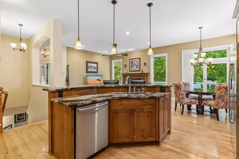 1236 Lakemoor Drive Woodbury MN 55129