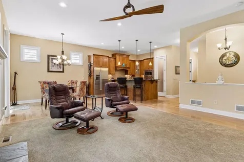 1236 Lakemoor Drive Woodbury MN 55129
