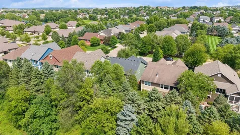 1236 Lakemoor Drive Woodbury MN 55129