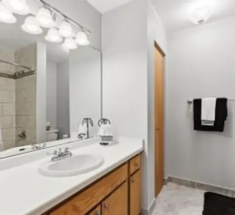 3062 Lake Shore Drive Minneapolis MN 55416