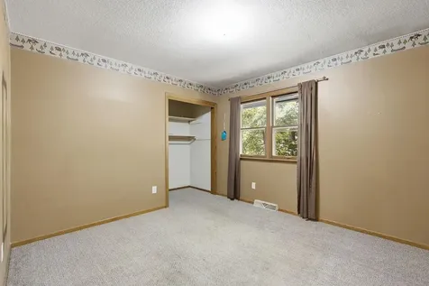 2814 Crosstown Boulevard NE Andover MN 55304