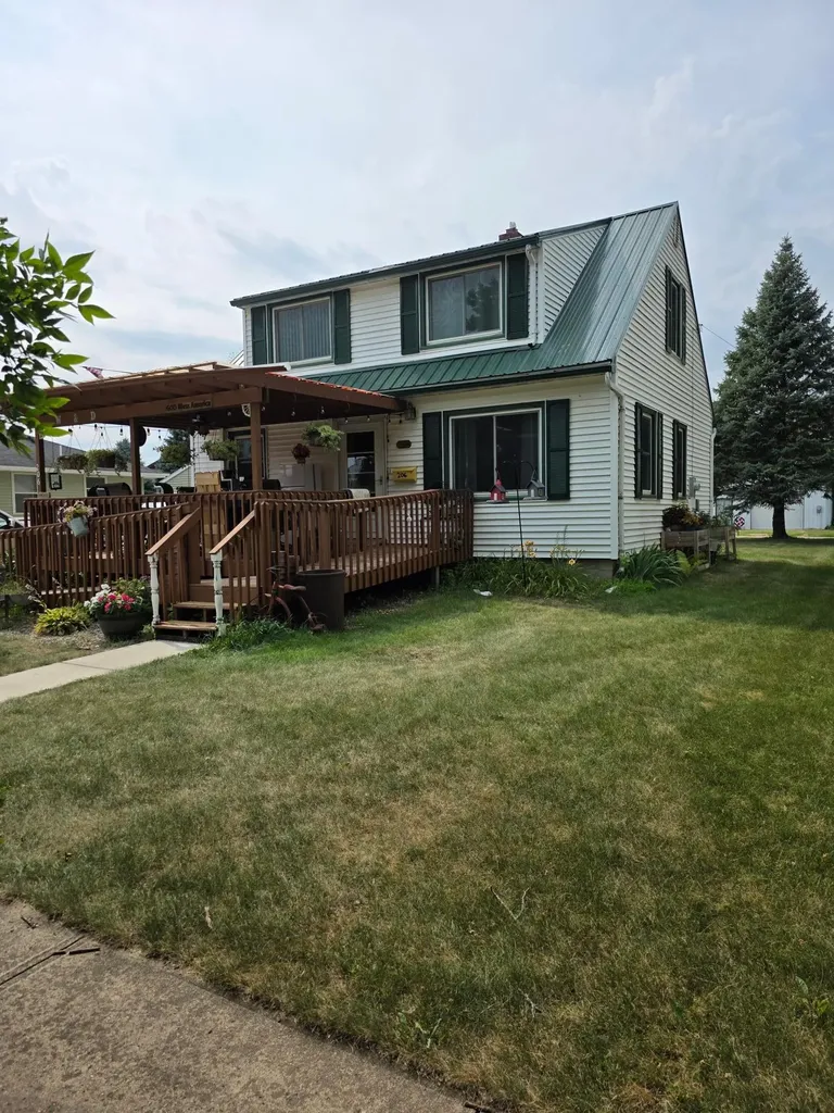 206 Pine Avenue N Canby MN 56220