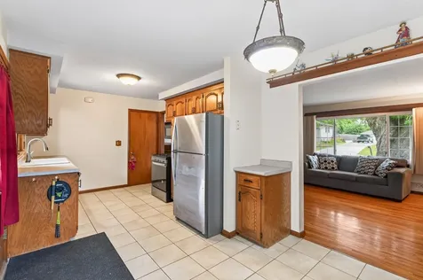 69 Dennis Lane N Maplewood MN 55119