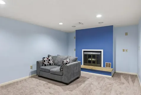 69 Dennis Lane N Maplewood MN 55119