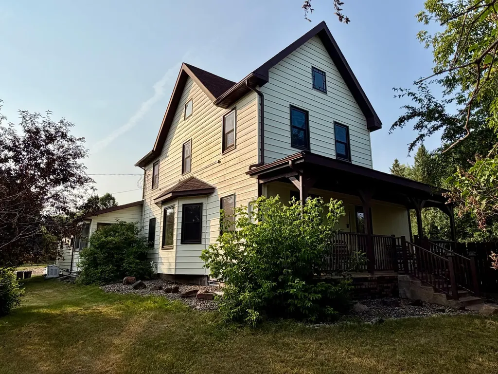 401 River Bluff Avenue Sandstone MN 55072