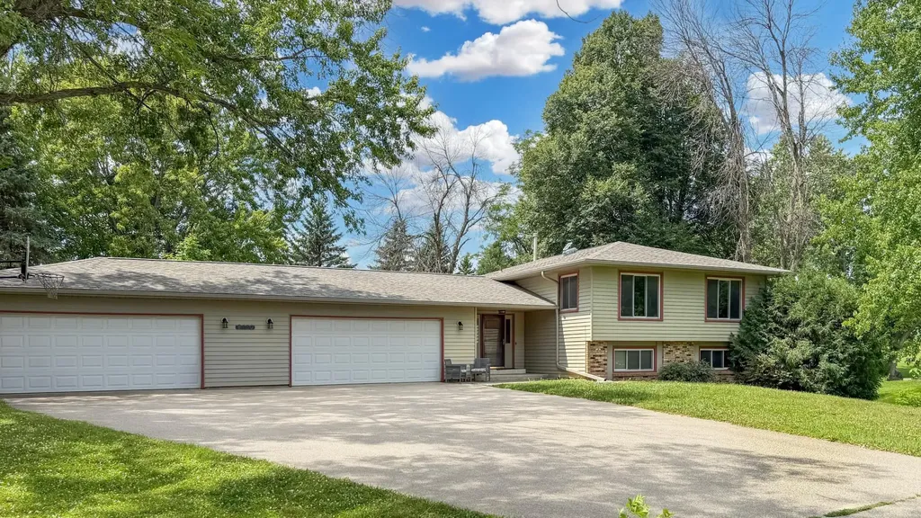 9180 Edgebrook Drive Northfield MN 55057