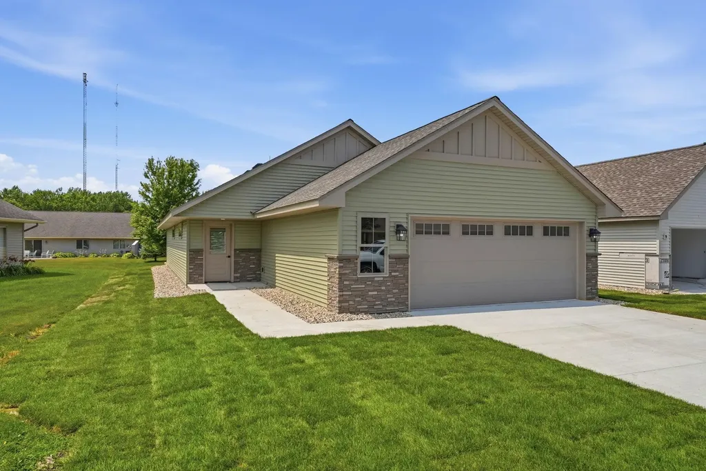 1807 Upper Trentwood Circle NE Willmar MN 56201