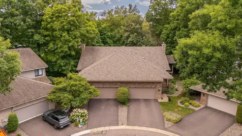 1106 Hollybrook Drive Wayzata MN 55391