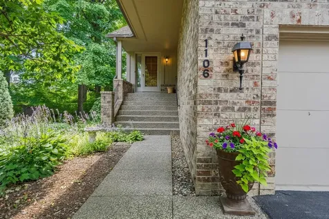 1106 Hollybrook Drive Wayzata MN 55391