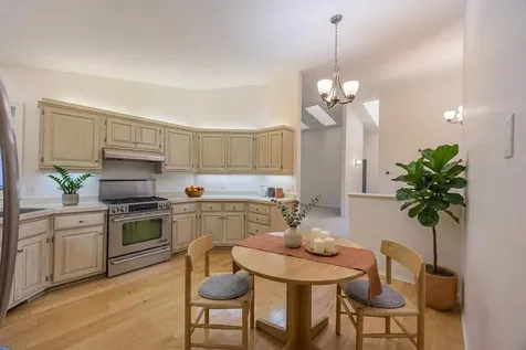 1106 Hollybrook Drive Wayzata MN 55391