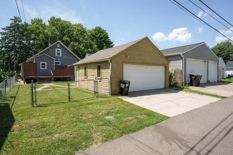 424 16th Avenue N South Saint Paul MN 55075
