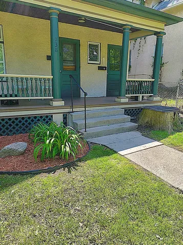 738 Magnolia Avenue E Saint Paul MN 55106