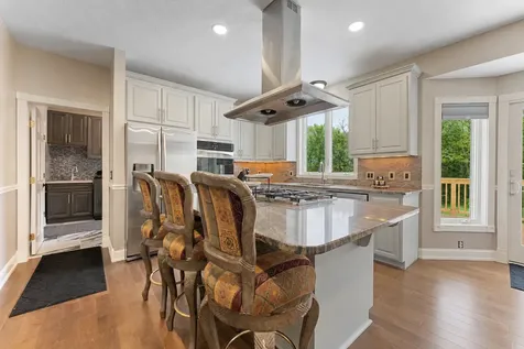 6453 Oxford Road N Shakopee MN 55379