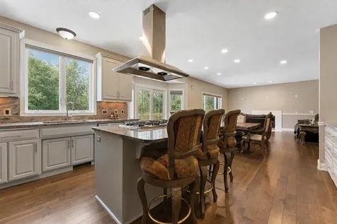 6453 Oxford Road N Shakopee MN 55379