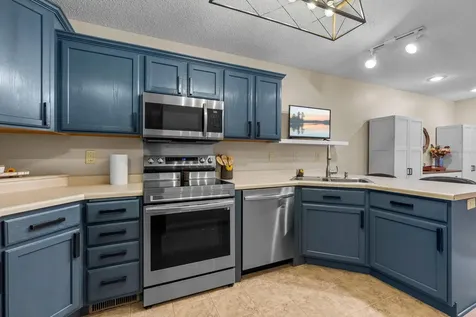 2245 River Rock Lane Shakopee MN 55379