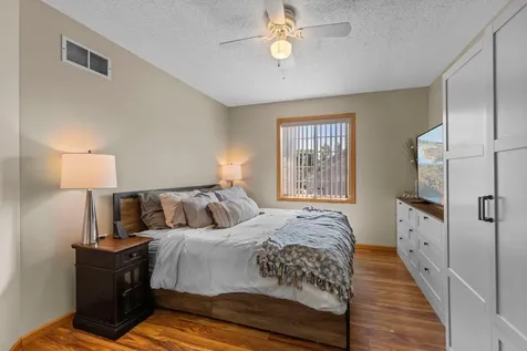 2245 River Rock Lane Shakopee MN 55379