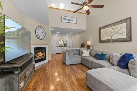2245 River Rock Lane Shakopee MN 55379