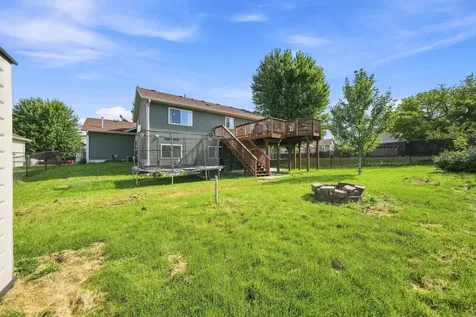 708 Maplebrook Drive NE Stewartville MN 55976
