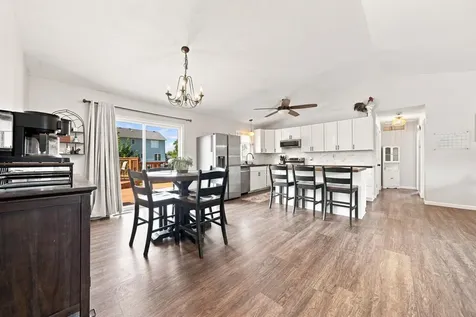 708 Maplebrook Drive NE Stewartville MN 55976