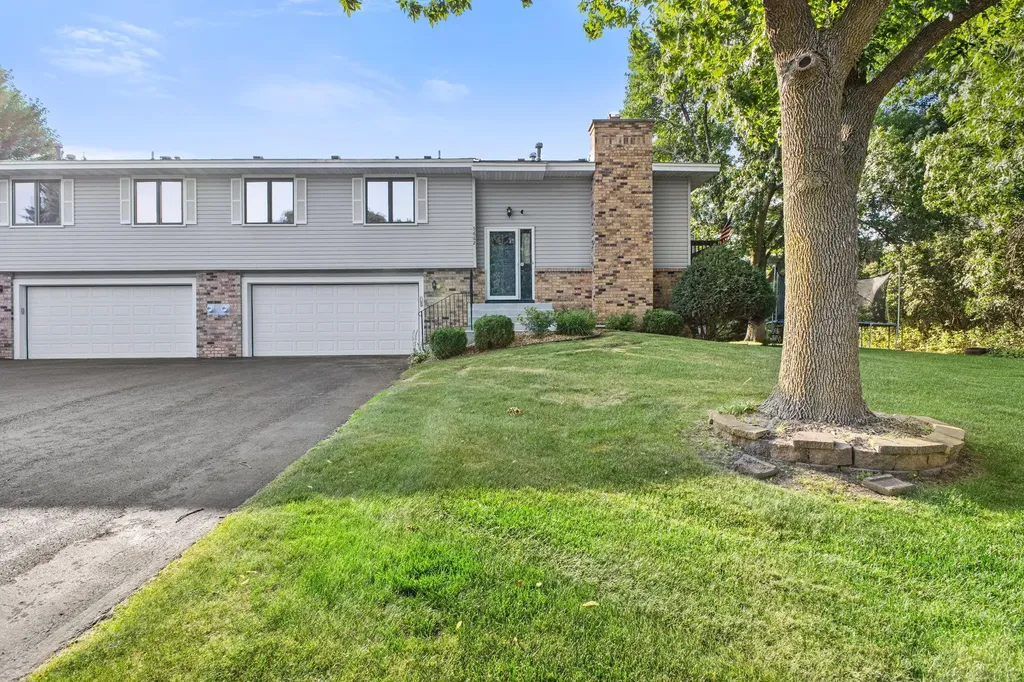 5662 Royal Oaks Drive Shoreview MN 55126