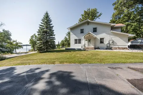 1104 W Lake Drive Detroit Lakes MN 56501