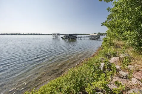 1104 W Lake Drive Detroit Lakes MN 56501