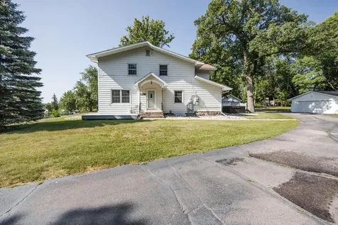 1104 W Lake Drive Detroit Lakes MN 56501