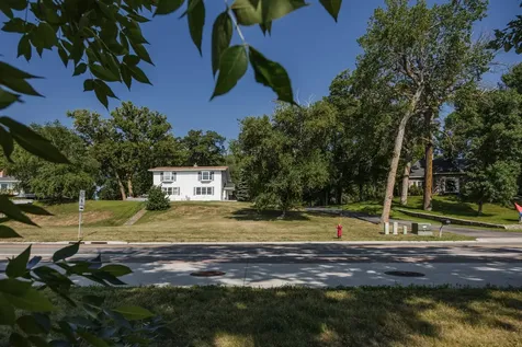 1104 W Lake Drive Detroit Lakes MN 56501