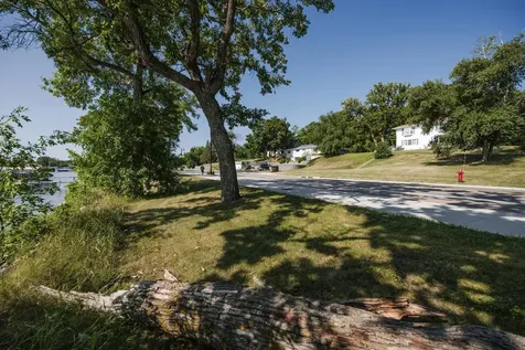 1104 W Lake Drive Detroit Lakes MN 56501