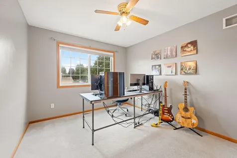 1229 Highpoint Curve Shakopee MN 55379