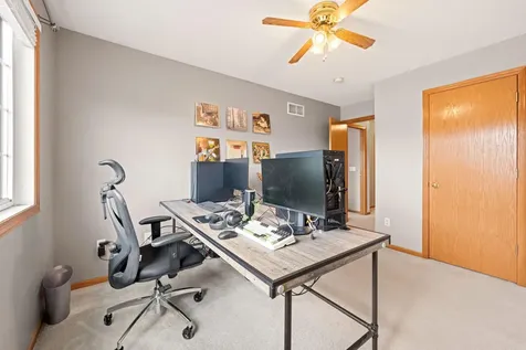 1229 Highpoint Curve Shakopee MN 55379